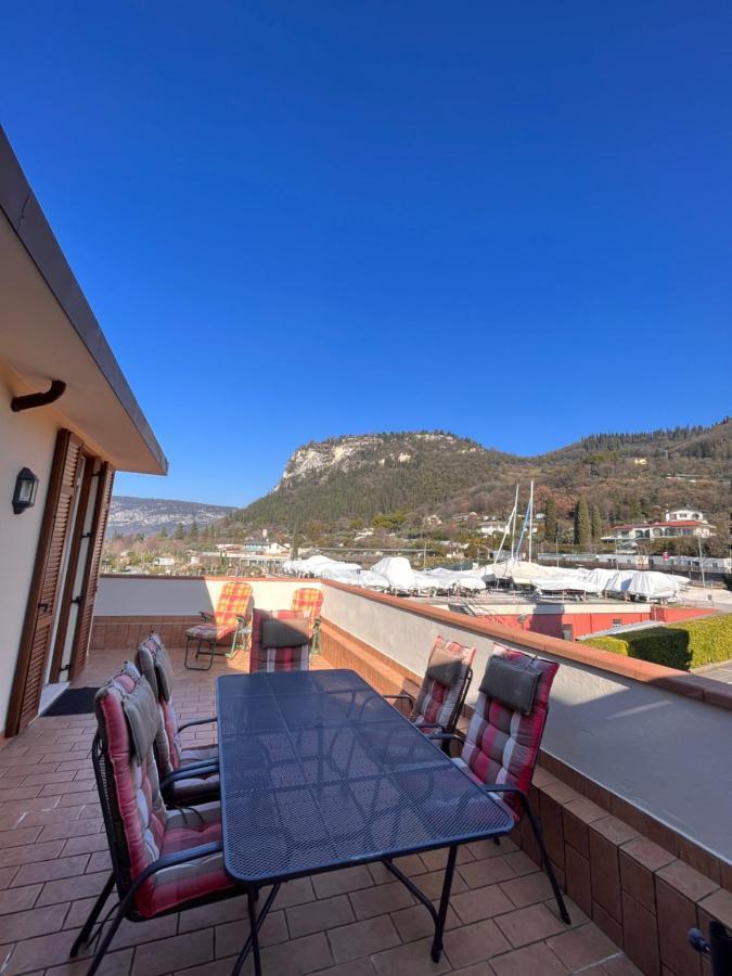 Ferienwohnung Favola Bella The Panoramic Penthouse Bardolino Exterior foto