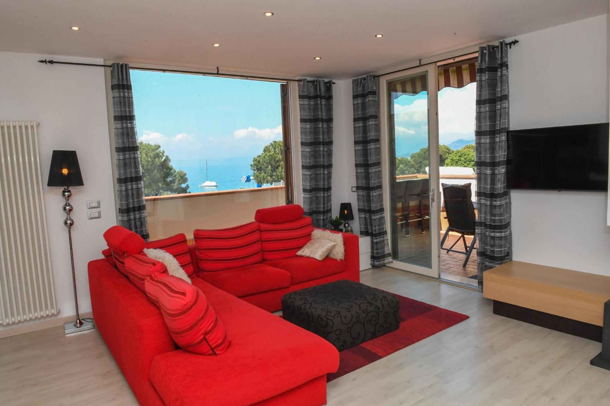 Ferienwohnung Favola Bella The Panoramic Penthouse Bardolino Exterior foto